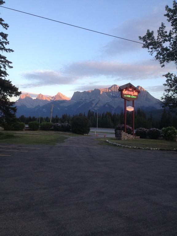 The Gateway Inn Canmore Bagian luar foto