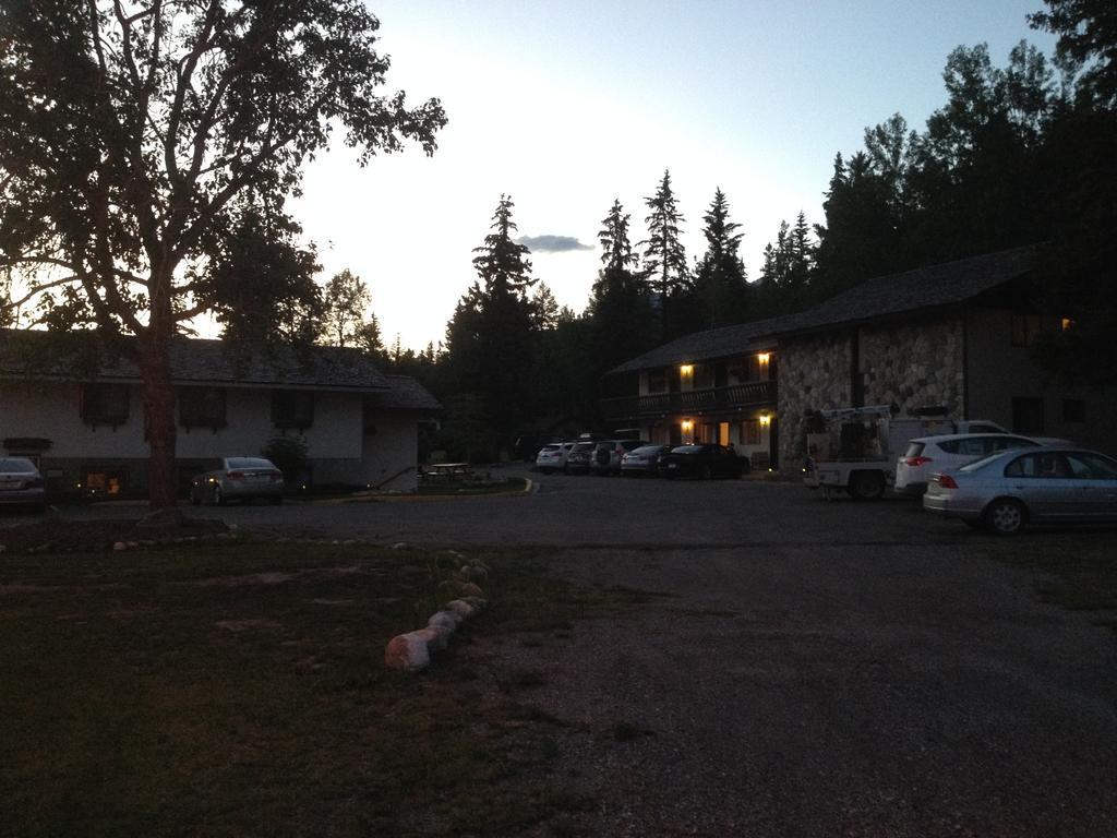 The Gateway Inn Canmore Bagian luar foto