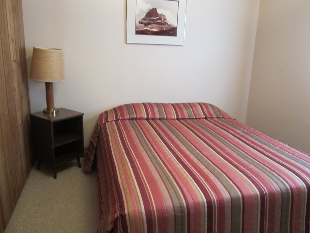 The Gateway Inn Canmore Bagian luar foto