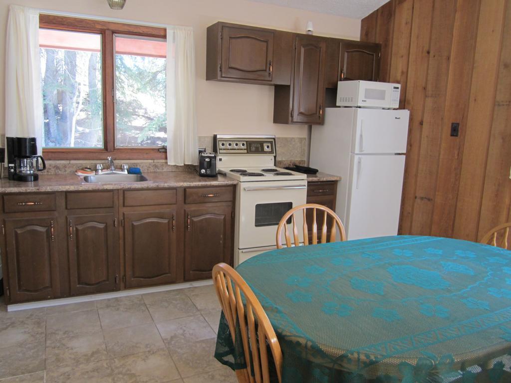 The Gateway Inn Canmore Bagian luar foto