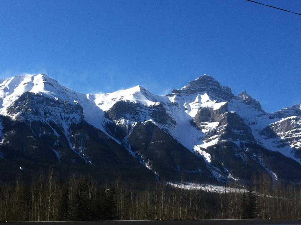 The Gateway Inn Canmore Bagian luar foto