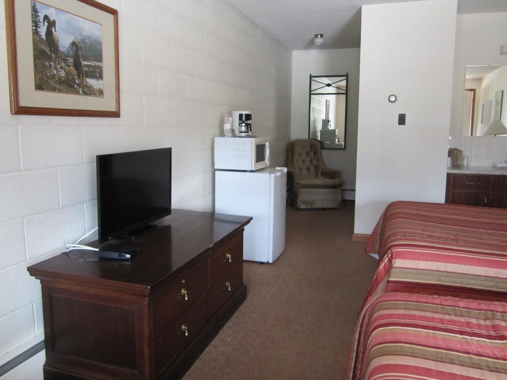 The Gateway Inn Canmore Ruang foto