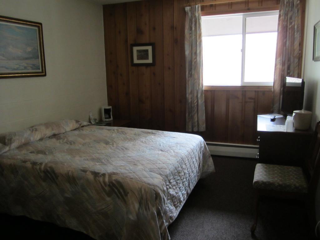 The Gateway Inn Canmore Ruang foto