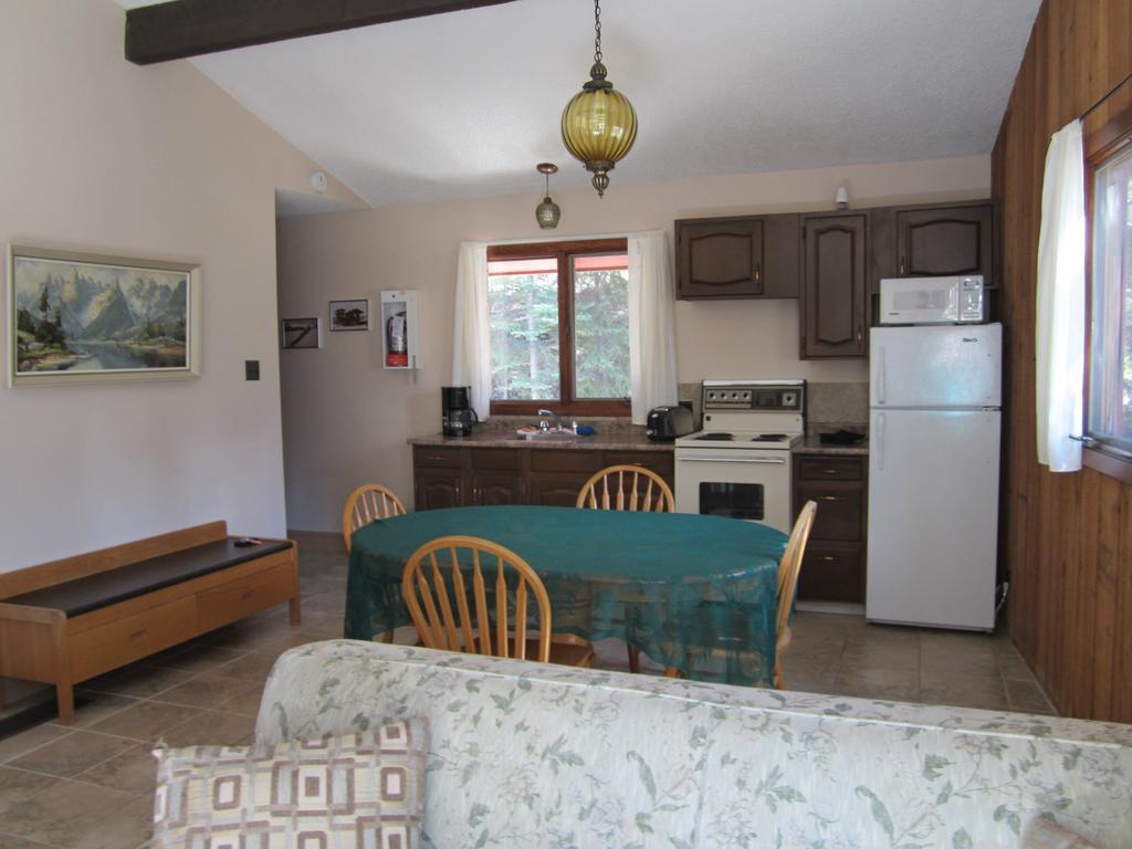 The Gateway Inn Canmore Bagian luar foto