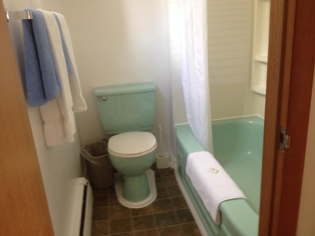 The Gateway Inn Canmore Bagian luar foto