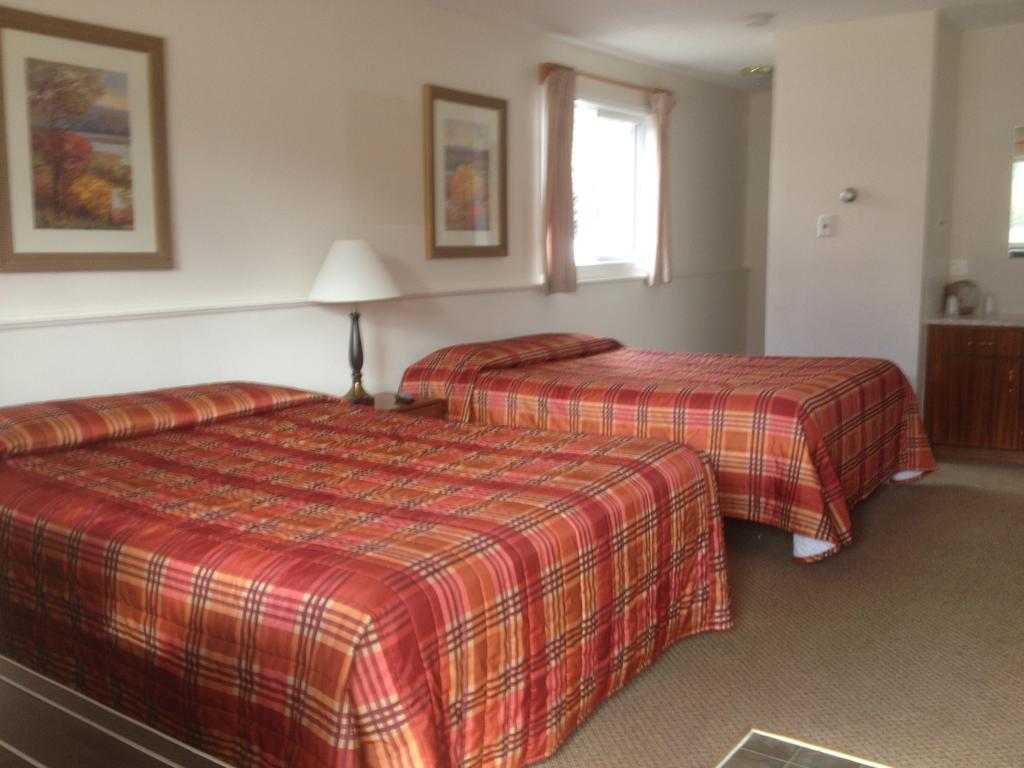 The Gateway Inn Canmore Bagian luar foto